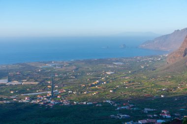 El Hierro adasındaki El Golfo vadisinin günbatımı manzarası, Kanarya adaları, İspanya.