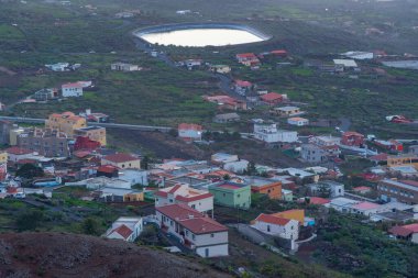 İspanya, Kanarya Adaları, EL Hierro 'daki La Frontera kasabasında gün batımı manzarası.