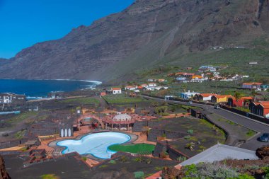 İspanya 'nın Kanarya Adaları' ndaki El Hierro adasının kıyısında yer alan Las Puntas köyü..