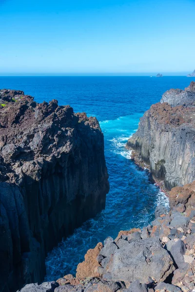 マセタ島とプンタ グランデ島 カナリア諸島 スペインを結ぶ高価なパスから見たエルヒエロ島の風景 — ストック写真