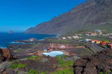 İspanya 'nın Kanarya Adaları' ndaki El Hierro adasının kıyısında yer alan Las Puntas köyü..