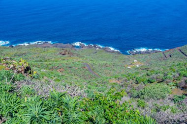 İspanya, Kanarya Adaları 'ndaki El Hierro adasında Charco Manso.