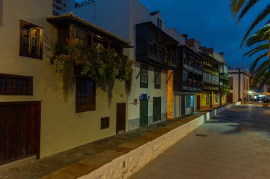 Santa Cruz de la Palma 'daki Los Balkonların günbatımı manzarası, Kanarya Adaları, İspanya.