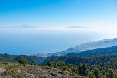 Tenerife ve La Gomera Pico de la Nieve 'den izlendi La Palma, Kanarya Adaları, İspanya.