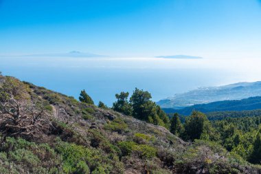 Tenerife ve La Gomera Pico de la Nieve 'den izlendi La Palma, Kanarya Adaları, İspanya.
