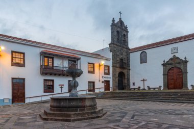 İspanya 'nın Kanarya Adaları, Santa Cruz de La Palma' daki müzeye ev sahipliği yapan Lekesiz Gebelik Kraliyet Manastırı..