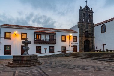 İspanya 'nın Kanarya Adaları, Santa Cruz de La Palma' daki müzeye ev sahipliği yapan Lekesiz Gebelik Kraliyet Manastırı..