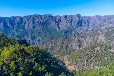 La Palma, Kanarya Adaları 'ndaki Caldera de Taburiente Ulusal Parkı' nda Mirador de los roques, İspanya.