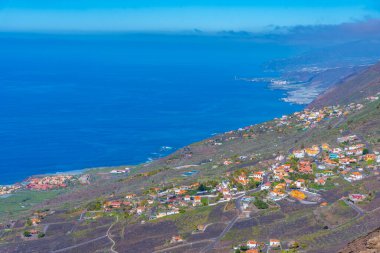 La Palma kıyısı San Antonio kraterinden izlendi, Kanarya adaları, İspanya.