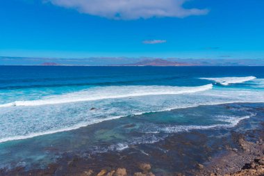 Lanzarote, İspanya 'nın Kanarya Adaları, Lobos Adası' ndan izlendi..