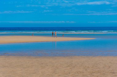 Sotavento, İspanya, Janury 24, 2021: Fuerteventura, İspanya 'daki Sotavento lagününün manzarası.