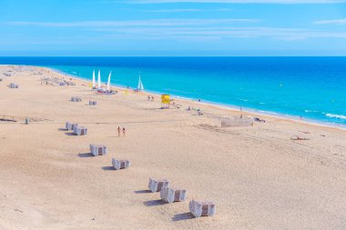 Playa de Matorral 'da güneşli bir gün Morro Jable, Fuerteventura, Kanarya Adaları, İspanya.