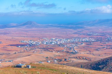 Fuerteventura, Kanarya Adaları, İspanya 'daki Antigua ve La Corte kasabalarının hava manzarası.