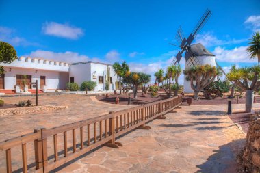 Fuerteventura, Kanarya Adaları, İspanya 'daki Majorero Peynir Müzesi' nde yel değirmeni.