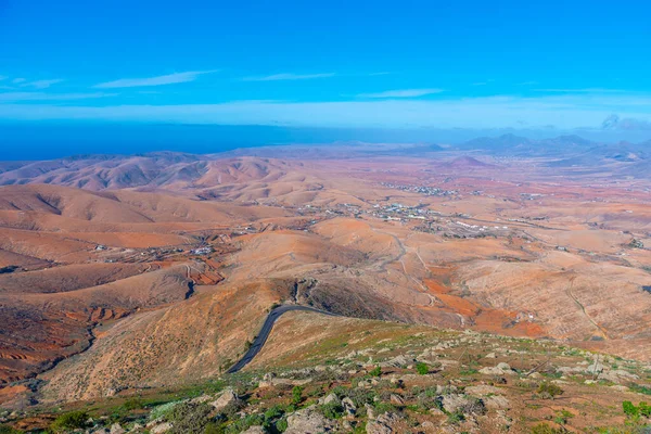 İspanya, Fuerteventura 'daki Valle de Santa Ines kasabasının hava manzarası..