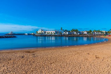 Puerto de Mogan plajında güneşli bir gün Gran Canaria, Kanarya Adaları, İspanya.