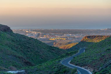 Gran Canaria 'daki Maspaloma kasabasının havadan görünüşü, Kanarya adaları, İspanya.