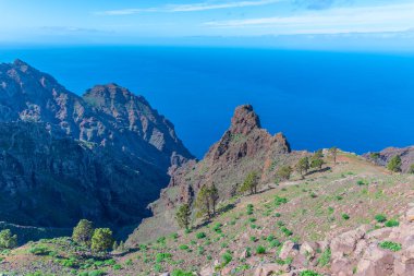 La Gomera 'nın dağlık kıyı şeridi, Kanarya Adaları, İspanya.