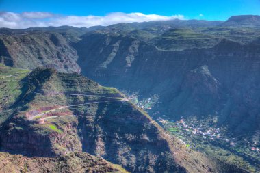 İspanya, Kanarya Adaları, La Gomera 'daki Valle Gran Rey Vadisi' nin havadan görünüşü.