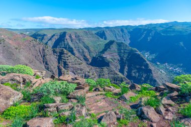 İspanya, Kanarya Adaları, La Gomera 'daki Valle Gran Rey Vadisi' nin havadan görünüşü.