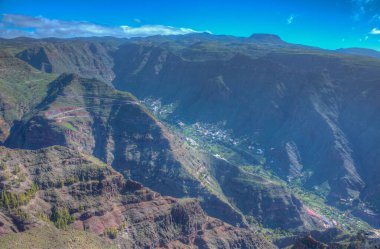 İspanya, Kanarya Adaları, La Gomera 'daki Valle Gran Rey Vadisi' nin havadan görünüşü.