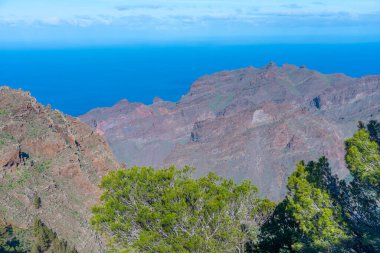 La Gomera 'nın dağlık kıyı şeridi, Kanarya Adaları, İspanya.