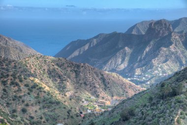 La Gomera 'nın dağlık kıyı şeridi, Kanarya Adaları, İspanya.
