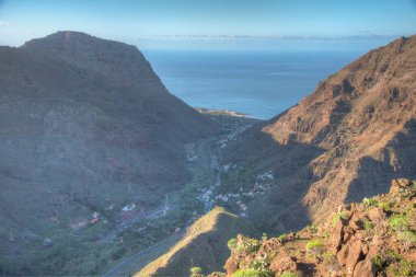 İspanya, Kanarya Adaları, La Gomera 'daki Valle Gran Rey Vadisi' nin gün doğumu manzarası.