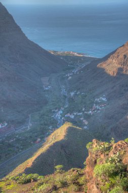 İspanya, Kanarya Adaları, La Gomera 'daki Valle Gran Rey Vadisi' nin gün doğumu manzarası.
