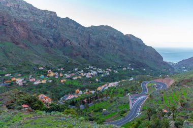 İspanya, Kanarya Adaları, La Gomera 'daki Valle Gran Rey Vadisi' nin gün doğumu manzarası.