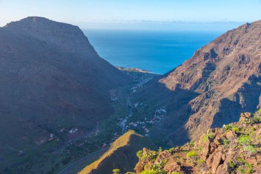 İspanya, Kanarya Adaları, La Gomera 'daki Valle Gran Rey Vadisi' nin gün doğumu manzarası.