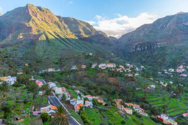 İspanya, Kanarya Adaları, La Gomera 'daki Valle Gran Rey Vadisi' nin gün doğumu manzarası.