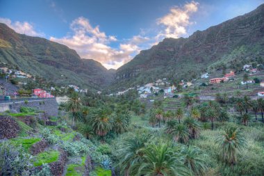 İspanya, Kanarya Adaları, La Gomera 'daki Valle Gran Rey Vadisi' nin gün doğumu manzarası.