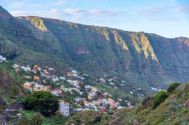 İspanya 'nın La Gomera kentindeki Vallehermoso belediyesindeki Hermingua hava manzarası.