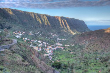 İspanya 'nın La Gomera kentindeki Vallehermoso belediyesindeki Hermingua hava manzarası.