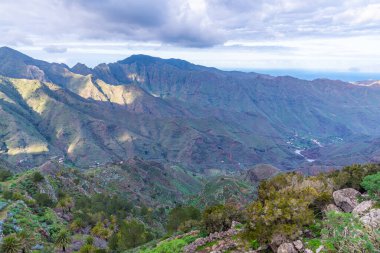 La Gomera 'nın dağlık manzarası, Kanarya Adaları, İspanya.