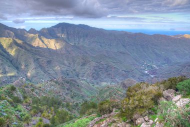 La Gomera 'nın dağlık manzarası, Kanarya Adaları, İspanya.