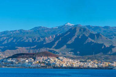 Tenerife, Kanarya Adaları, İspanya 'daki Los Cristianos deniz manzarası.