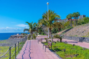 İspanya, Tenerife, Kanarya Adaları 'ndaki Costa Adeje' de El Castillo del Duque.
