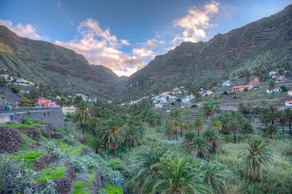 İspanya, Kanarya Adaları, La Gomera 'daki Valle Gran Rey Vadisi' nin gün doğumu manzarası.