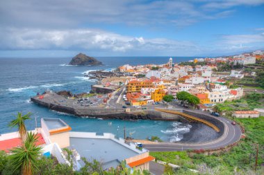 Garachico 'nun Tenerife' deki havadan görünüşü, Kanarya Adaları, İspanya.
