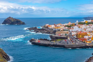 Garachico 'nun Tenerife' deki havadan görünüşü, Kanarya Adaları, İspanya.