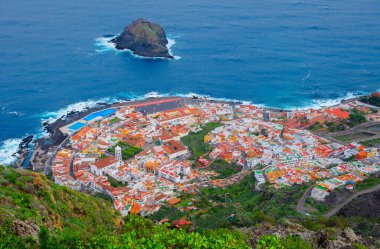 Garachico 'nun Tenerife' deki havadan görünüşü, Kanarya Adaları, İspanya.