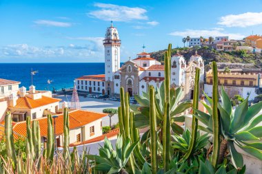 İspanya, Kanarya Adaları, Tenerife 'deki Candelaria kadınımızın Bazilikası..
