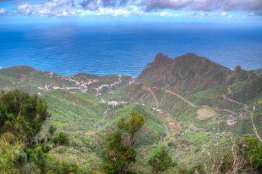 İspanya, Kanarya Adaları, Tenerife 'deki Taganana köyünün hava manzarası.