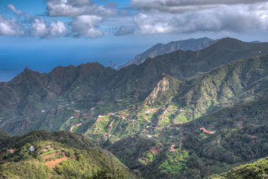 Tenerife 'deki Anaga dağlarının manzarası, Kanarya adaları, İspanya.