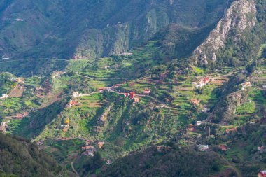 Tenerife 'deki Anaga dağlarının manzarası, Kanarya adaları, İspanya.