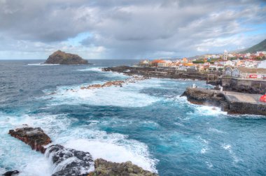 Garachico 'nun Tenerife' deki havadan görünüşü, Kanarya Adaları, İspanya.