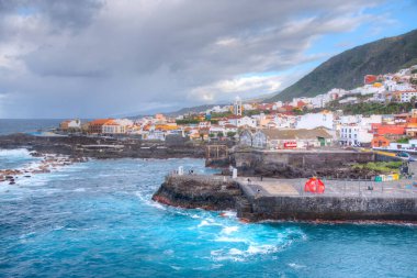 Garachico 'nun Tenerife' deki havadan görünüşü, Kanarya Adaları, İspanya.