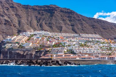 İspanya, Tenerife, Kanarya Adaları, Los Gigantes 'te tatil evleri.